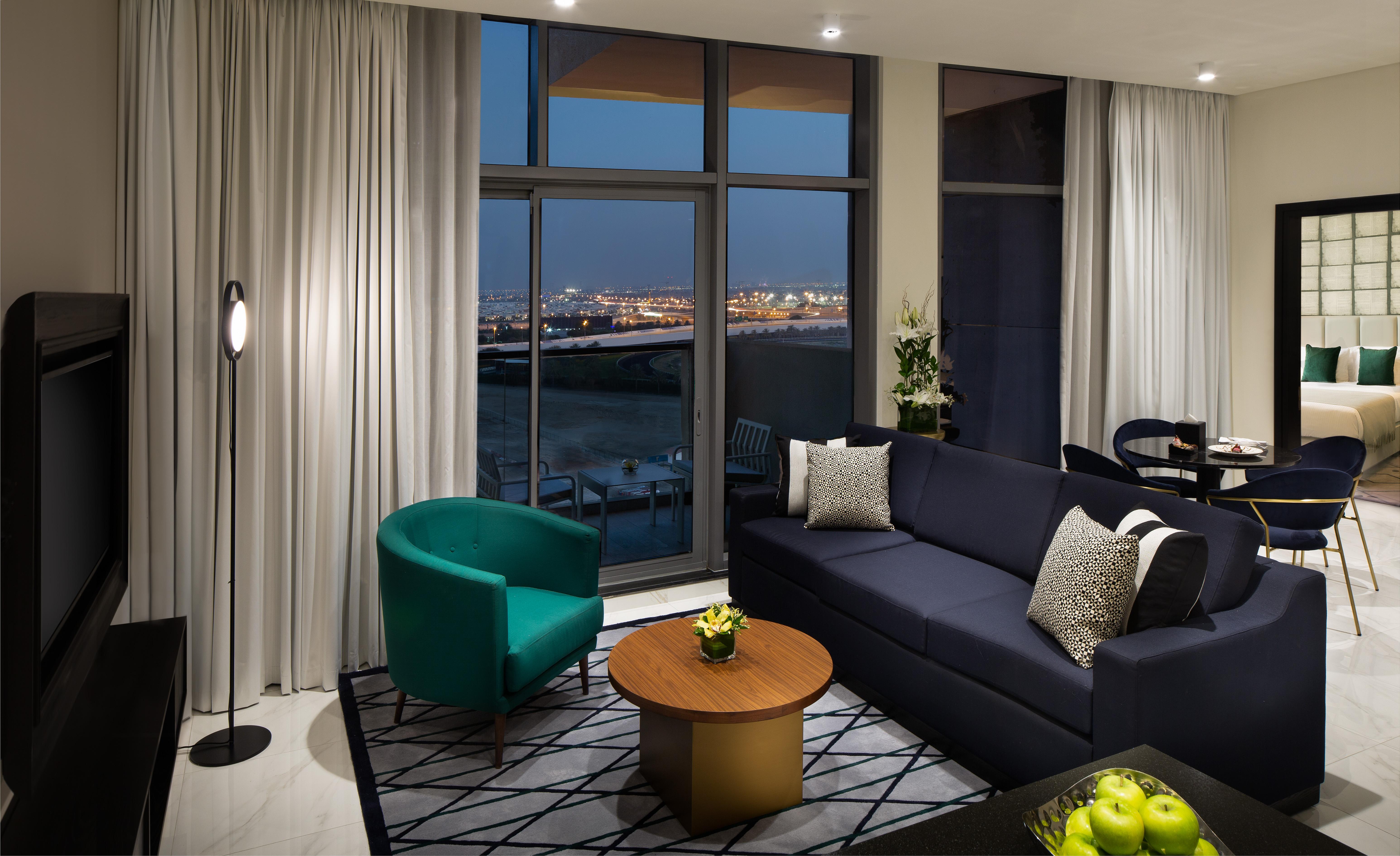 Aparthotel Millennium Atria Business Bay Dubai Exterior foto A living room at the Ritz-Carlton, Downtown, Los Angeles