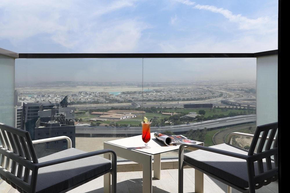 Aparthotel Millennium Atria Business Bay Dubai Exterior foto View from the balcony of a suite